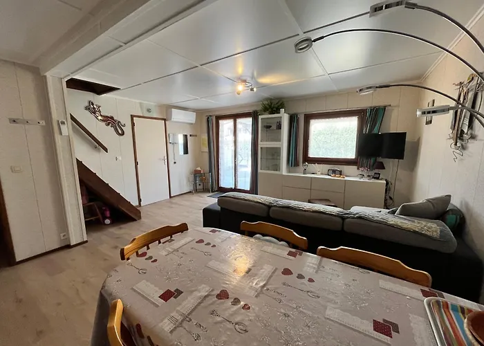 Agreable Maison Cloturee Climatisee Domaine Tamaris, 3 Chambres, 6 Couchages, Wifi, Acces Piscines Payant, Lrtamv12 Villa
